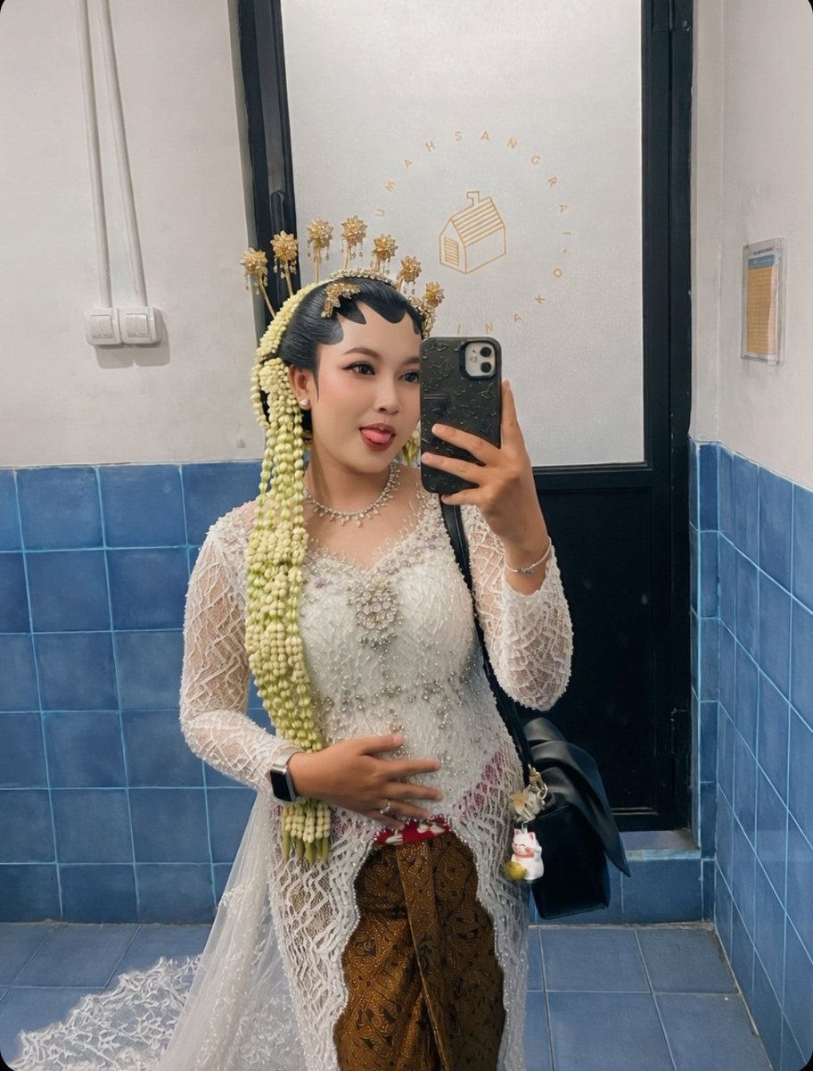 Sembeb! ( ˘˘̯) tweet media