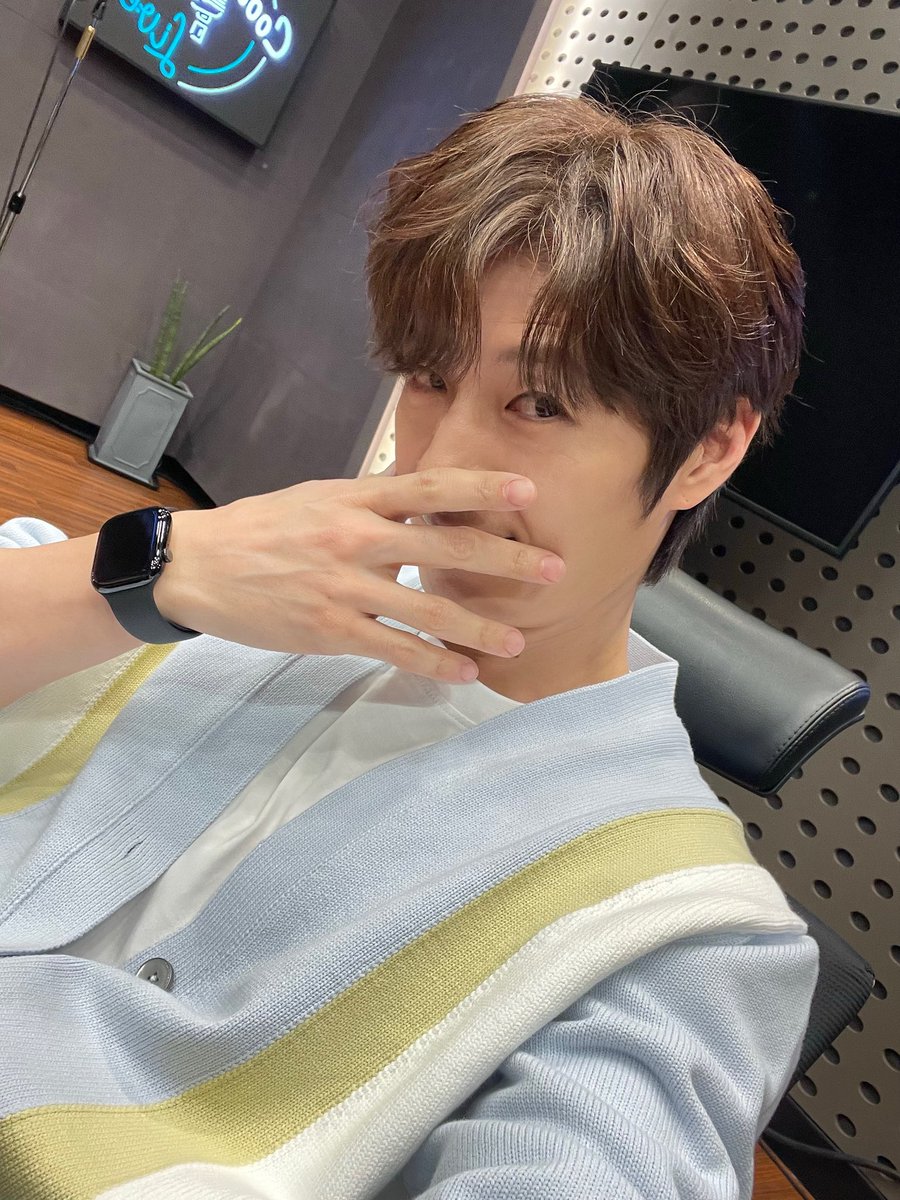 Official SonHoYoung tweet media