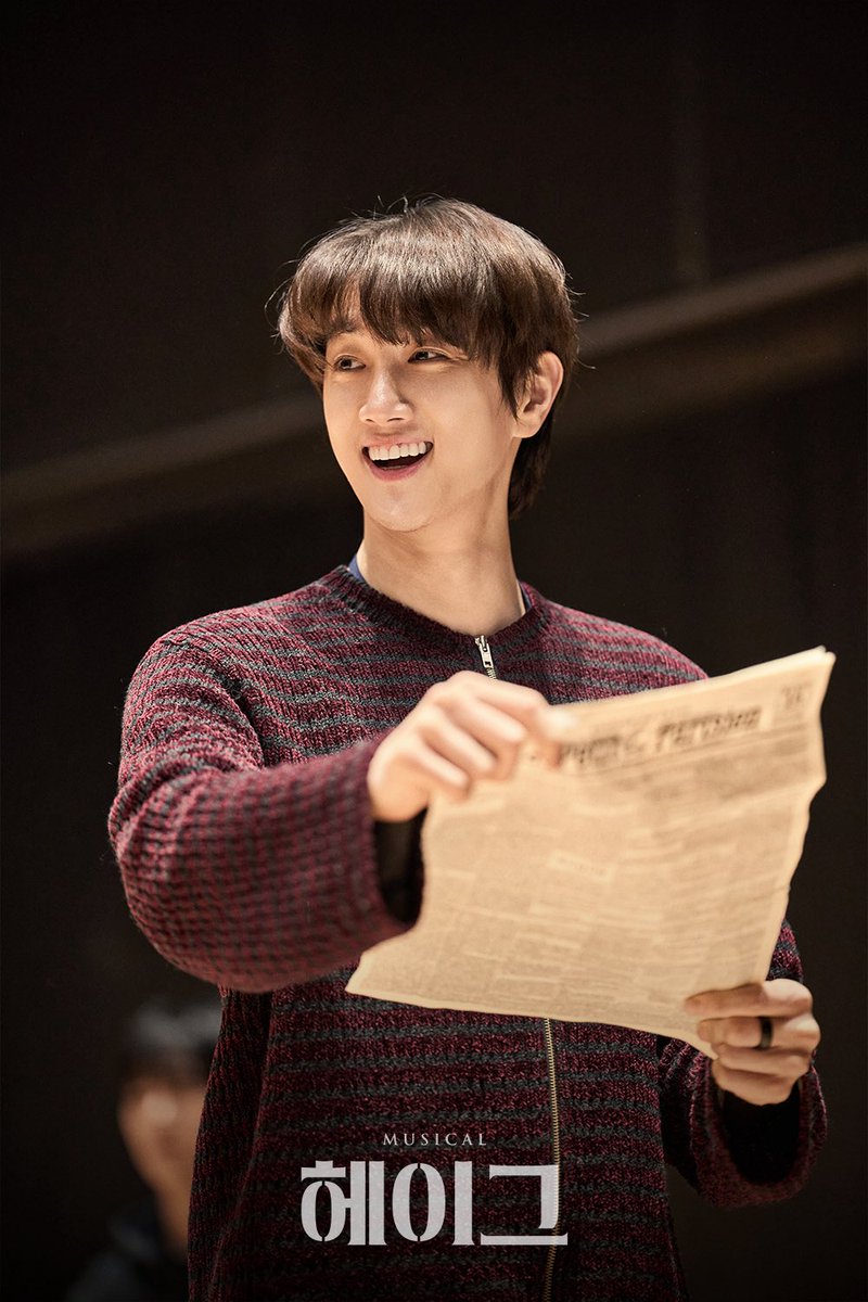 𝐌𝐮𝐬𝐢𝐜𝐚𝐥 𝐇𝐚𝐠𝐮𝐞 🚂
#뮤지컬 #헤이그

🚂연습실 사진 공개

“작은 '온기'가 되었으면 했어. 
우리도 사람답게 살 수 있고”

나선우 | #조상웅 #윤은오 #김태오
_
𝟐𝟎𝟐𝟔.𝟎𝟒.𝟎𝟏 - 𝟎𝟔.𝟐𝟏
NOL 유니플렉스 1관