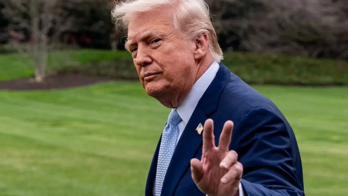 ડોનાલ્ડ ટ્રમ્પ ઈરાન સાથે યુદ્ધ વિરામ કરવા તૈયાર

વિગતે વાંચો : 
benefitnews24.com/international/… 

#DonaldTrump #Iran #US #MiddleEast #WarUpdate #HormuzStrait #InternationalNews