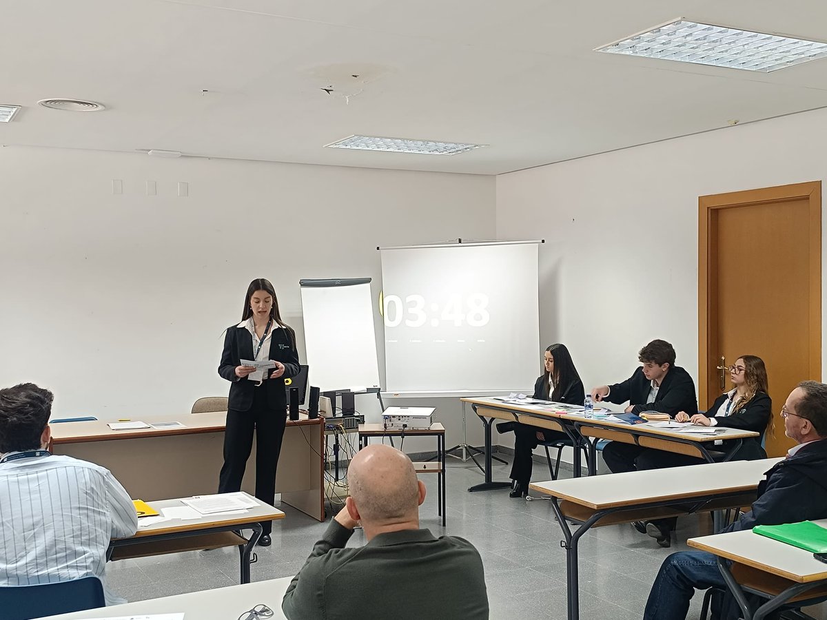 José Ángel Marín, Yaiza del Hoyo, Carla Puche y Elisa de la Torre, de 2º de Bach de La Torreta, han participado en el V Torneo de Debate Emilio Castelar de Elda.¡Enhorabuena por el gran trabajo realizado!  #ieslatorretaelda #debate #LigaDebate #nuestrosalumnoslosmejores
