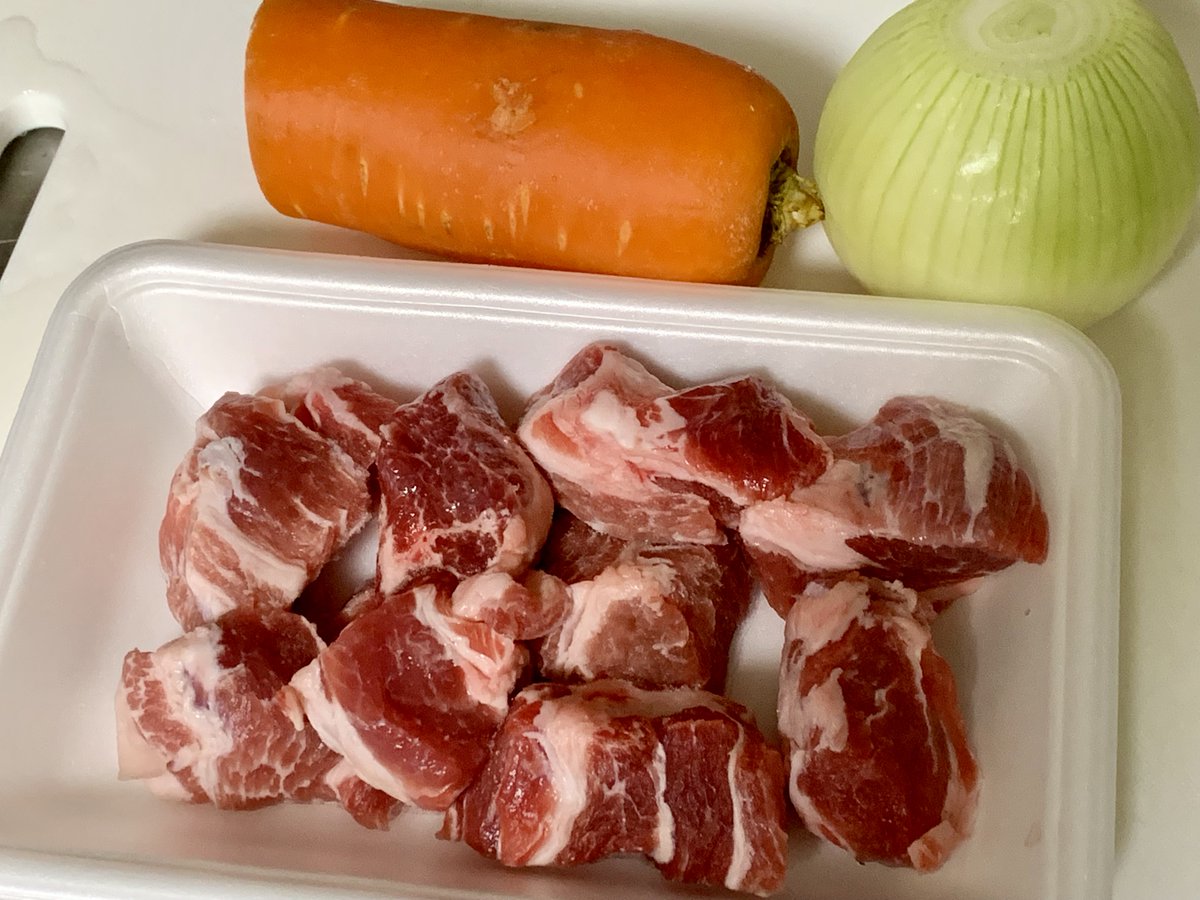 ＠もつ tweet media