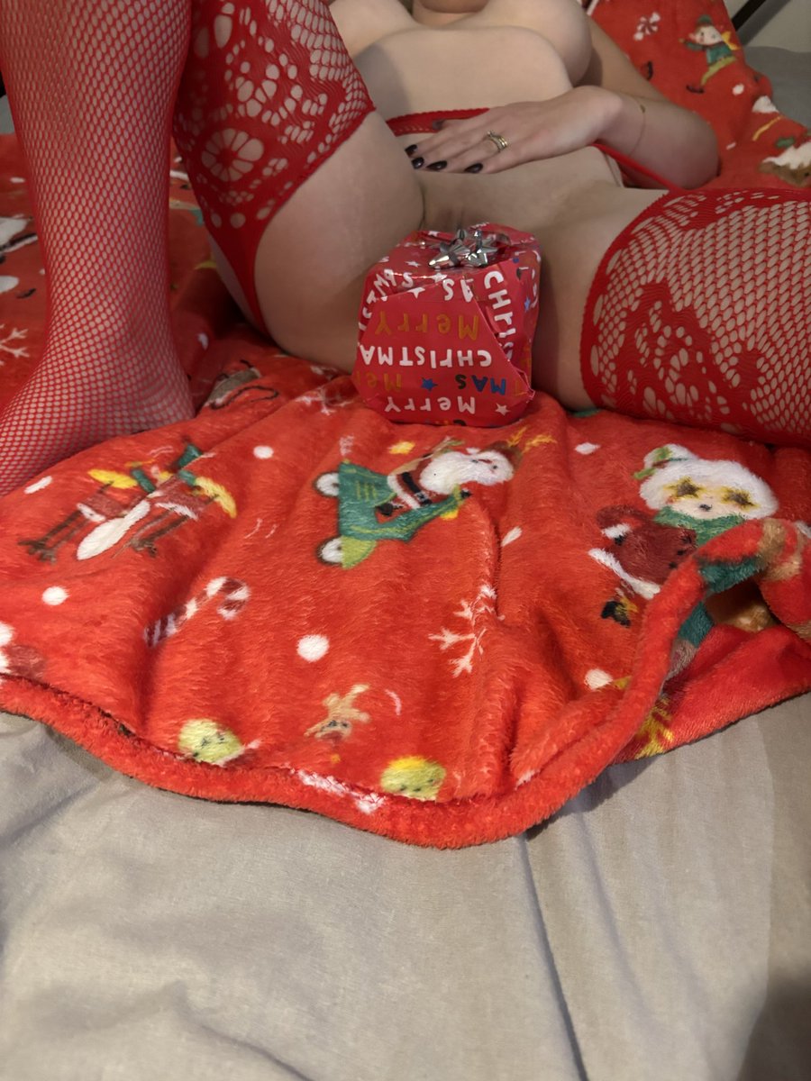 The Hotpast Wife tweet media