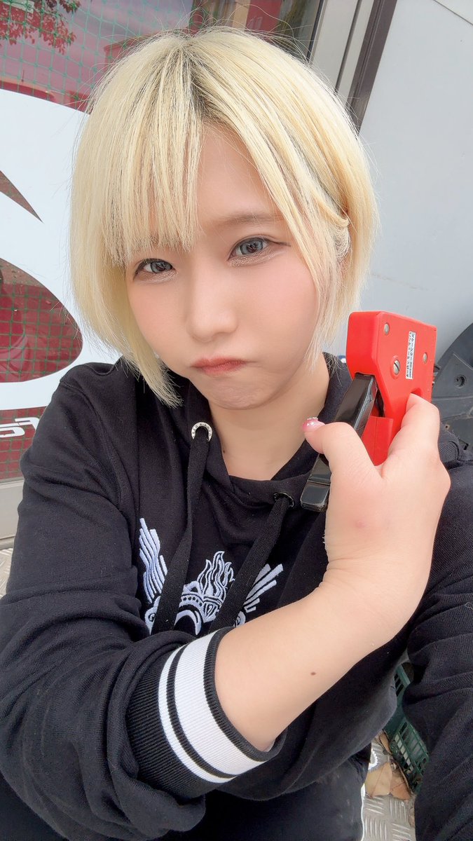 otsuotsualice's tweet photo. CRFのシート張り替えた︎👍🏻 ̖́-
タッカーむずい！ギャルきゃわシート✌️ https://t.co/APjog5RuHi