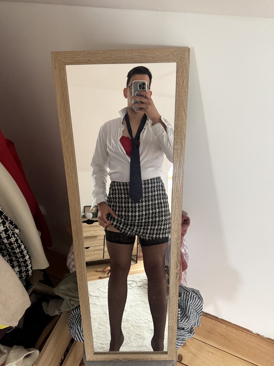 Sissy Candice tweet media