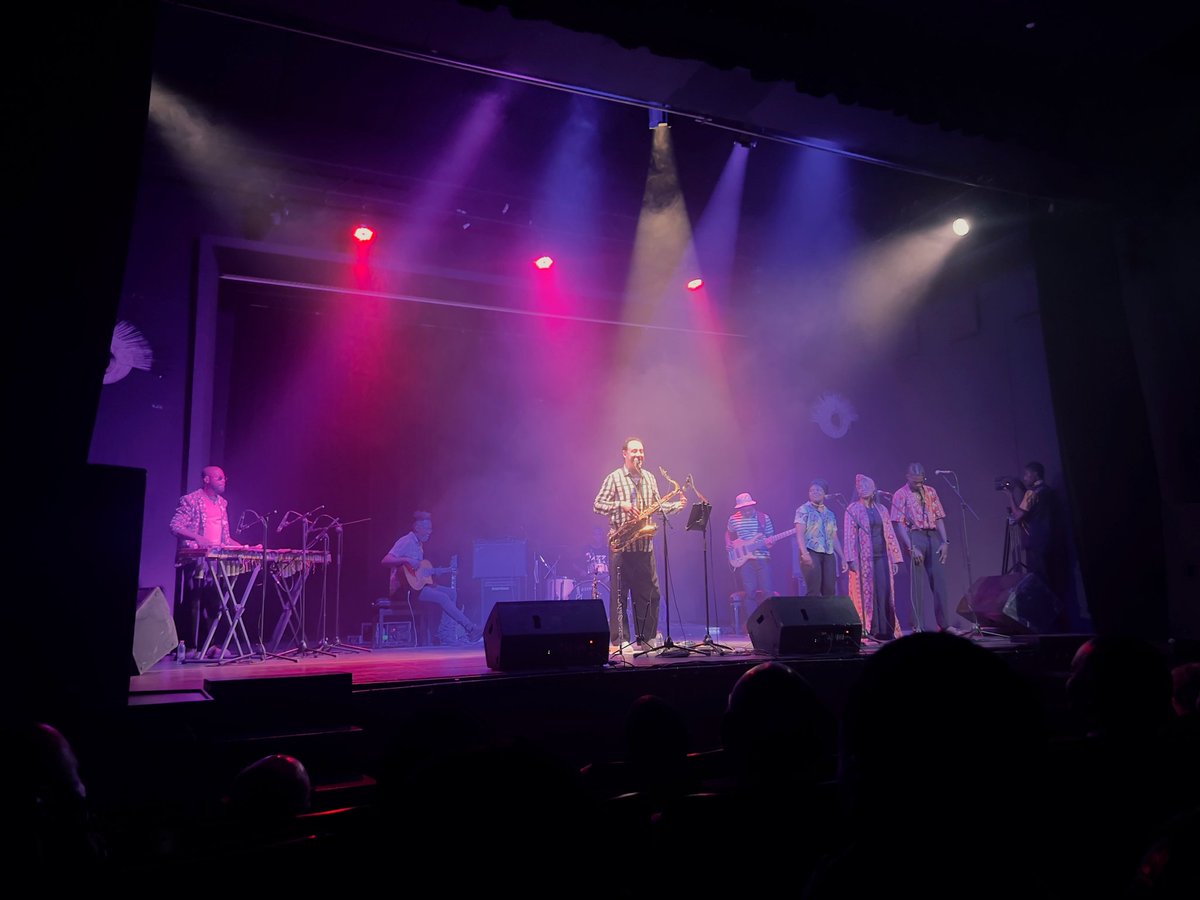 arcyel1's tweet photo. Une belle expérience avec @YacineBoulares lors de son séjour au Cameroun : Une résidence artistique couronnée d’une participation à son 
Concert #Institutfrancais du Cameroun. 
#arcyel #MusicArt #Symbioz  #MusicMoments #aperogospel https://t.co/laHLPrnvJy