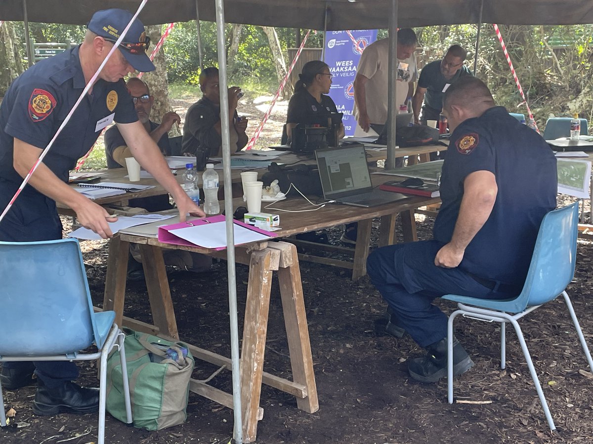 CapeNature1's tweet image. CapeNature boosts wildfire leadership through intensive IMT training. From 17–20 Feb 2026, teams took part in a multi-agency exercise, sharpening command, control and decision-making under pressure.

Read more: zurl.co/7pYmE

#CapeNature #FireManagement #IMT