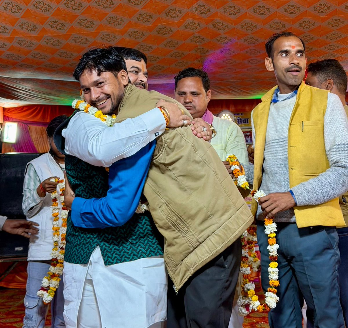 mshuklabharat's tweet photo. #अब_अंकित
#हर_घर_का_अंकित
@AnkitParihar9 @mediacellsp @samajwadiparty @AnnuTandonUnnao @yadavakhilesh @palshyamLalsp @shivpalsinghyad https://t.co/1aJxzchf9C