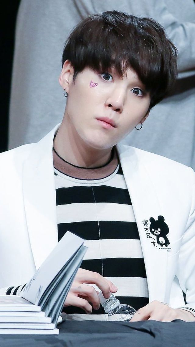 MidoYooki's tweet photo. ALL OUR DEEP LOVE FOR SUGA❤️
TOGETHER WITH YOONGI, SPRING CAME INTO THIS WORLD❤️
🪷🪷🪷🪷🪷🪷🪷🪷🪷🪷🪷🪷🪷
#my_quite_genius
#SUGA #슈가 #방탄소년단슈가 #BTSSUGA #シュガ #AgustD #민윤기 @BTS_twt
MINMARCH IS HERE
WELCOME MINMARCH
#MinMarch2026 #MinMarch https://t.co/g9yjB5HTXf