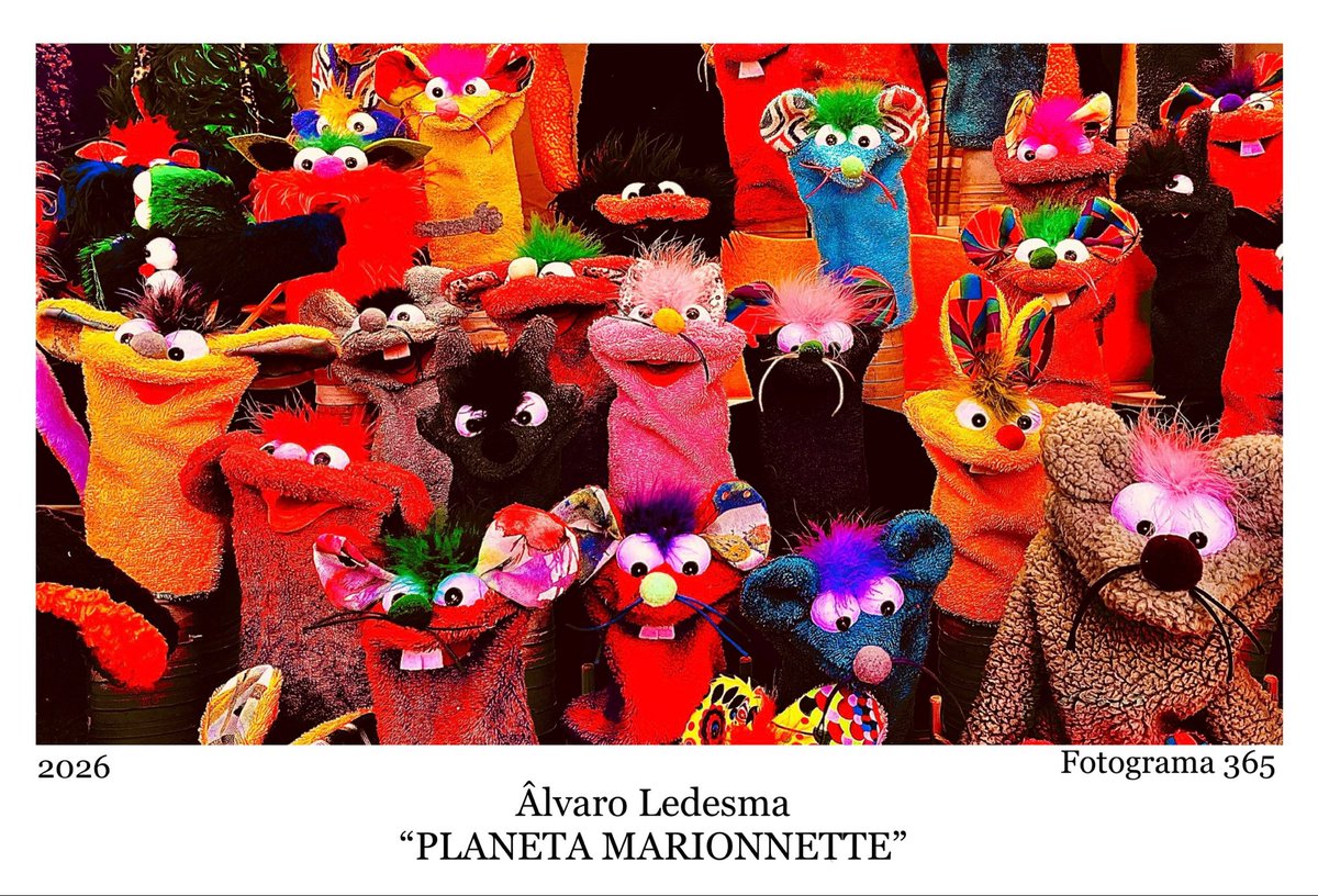 Buenos días, Marionetas. Mientras el mundo se destruye, nosotras a lo nuestro.