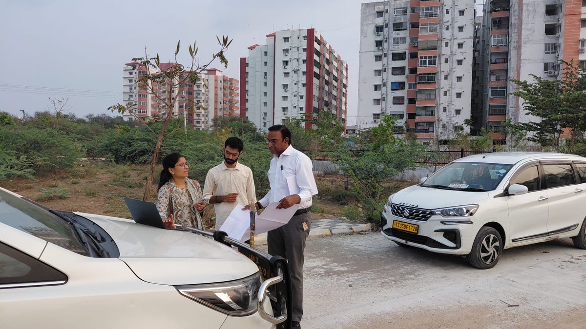 ZC_Uppal's tweet photo. ZC, Uppal inspected Open spaces in Uppal Bhagath area & conducted onsite inspections of Building Permission applications, Occupancy Certificates in Kapra & Boduppal divisions along with SE,CP,ACP,DEE & AE.
#Buildingpermission #Onsiteinspection
@TelanganaCMO @PrlsecyMAUD https://t.co/VGuNZTmbTE