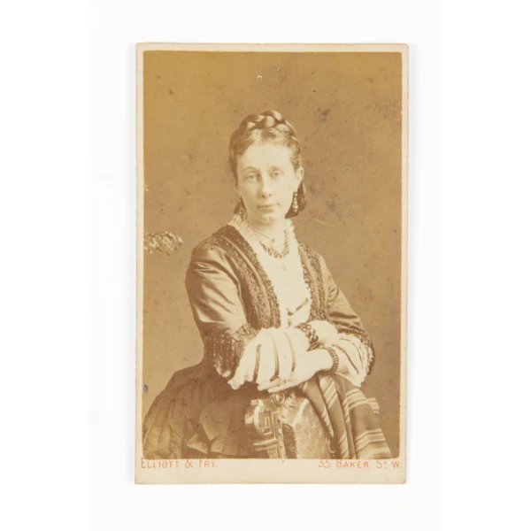 Lucinda Hawksley tweet media