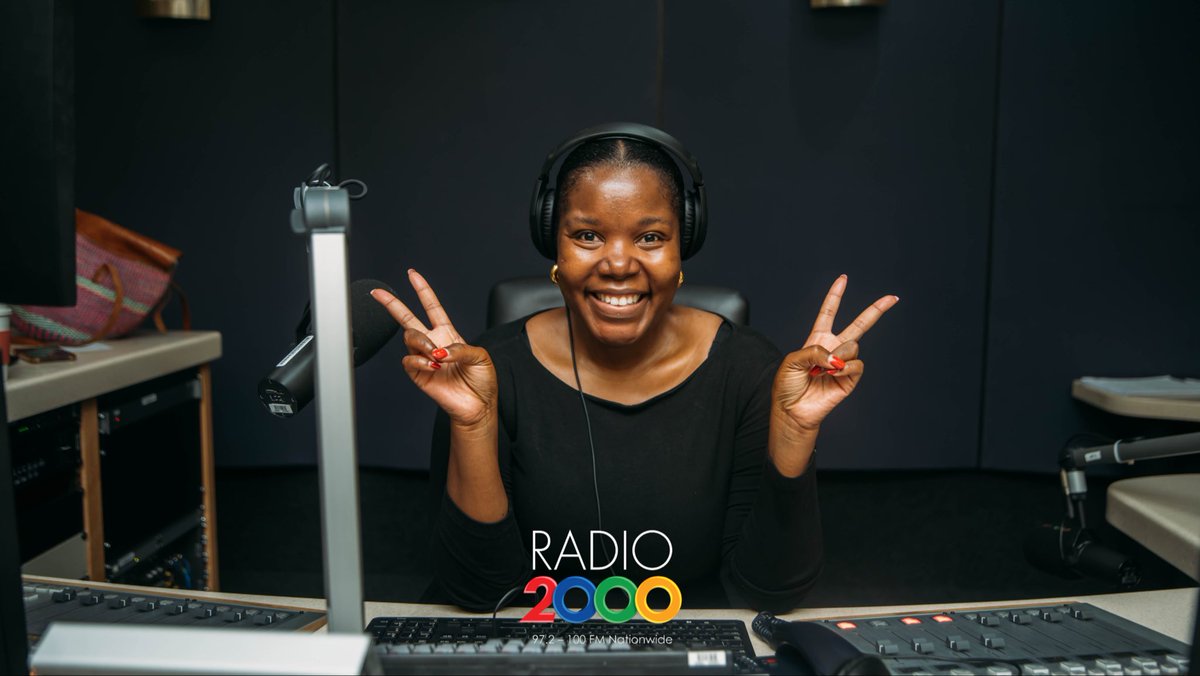 Radio2000_ZA's tweet image. Ntombi serves you your daily dose of #BetterTogether