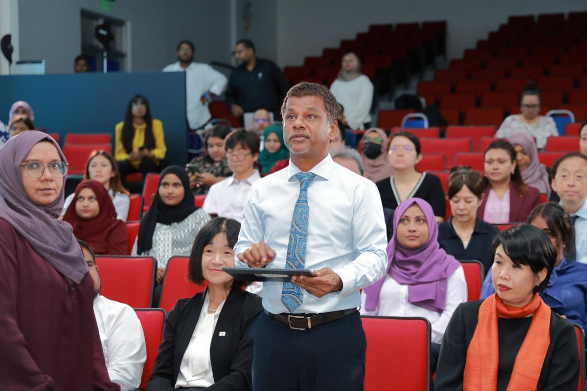 MoHmv's tweet image. Minister @ANazim2019 has officially launched the Population Situation Analysis.
A landmark report guiding evidence-based policy to prepare for an ageing population and strengthen demographic resilience. 
#ElderlyCareMV #DataForDevelopment #DemographicResilience