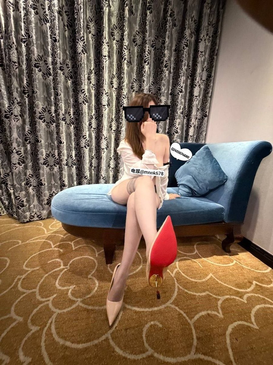 yyy2023's tweet photo. 好久没冒泡了，冒个泡证明又想骚动起来了，有土豪哥哥一起出来约会奶茶电影吗？
#南宁 
#广西
#丝袜美腿
#大波姐
#反差眼镜老师 https://t.co/D1aSscRNVa
