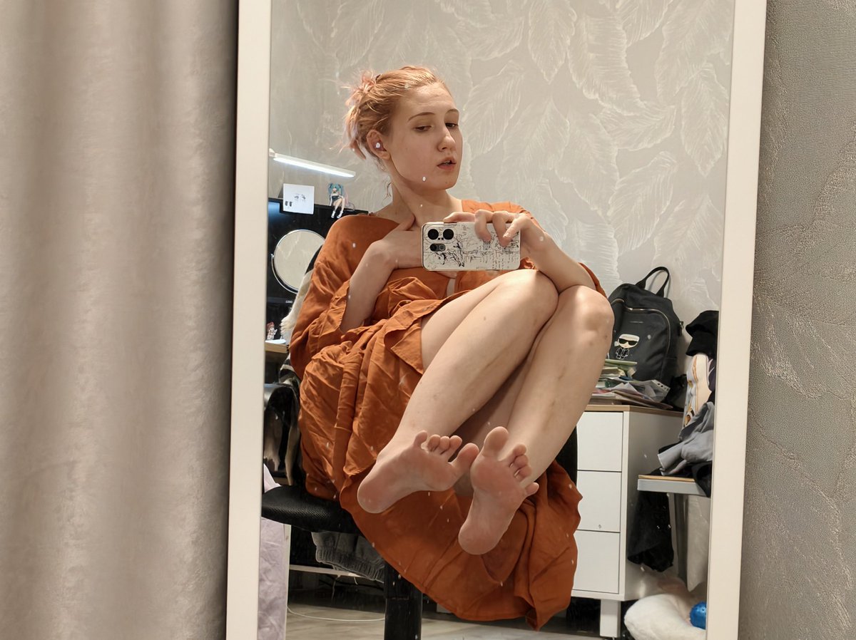 lowlightfeet tweet media