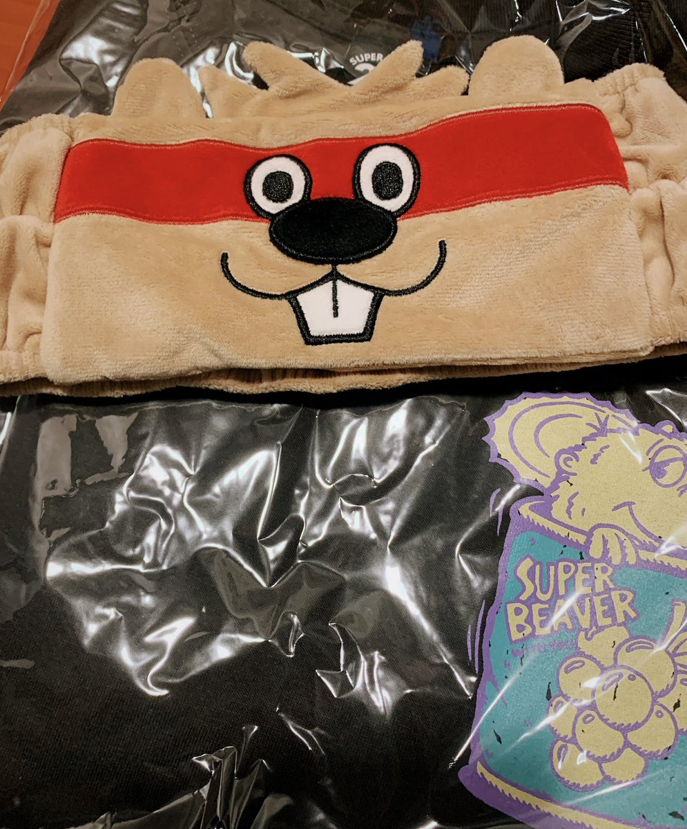 さすがにライブ後、1人になったらキャップ🧢にビーバー🦫のヘアバンド