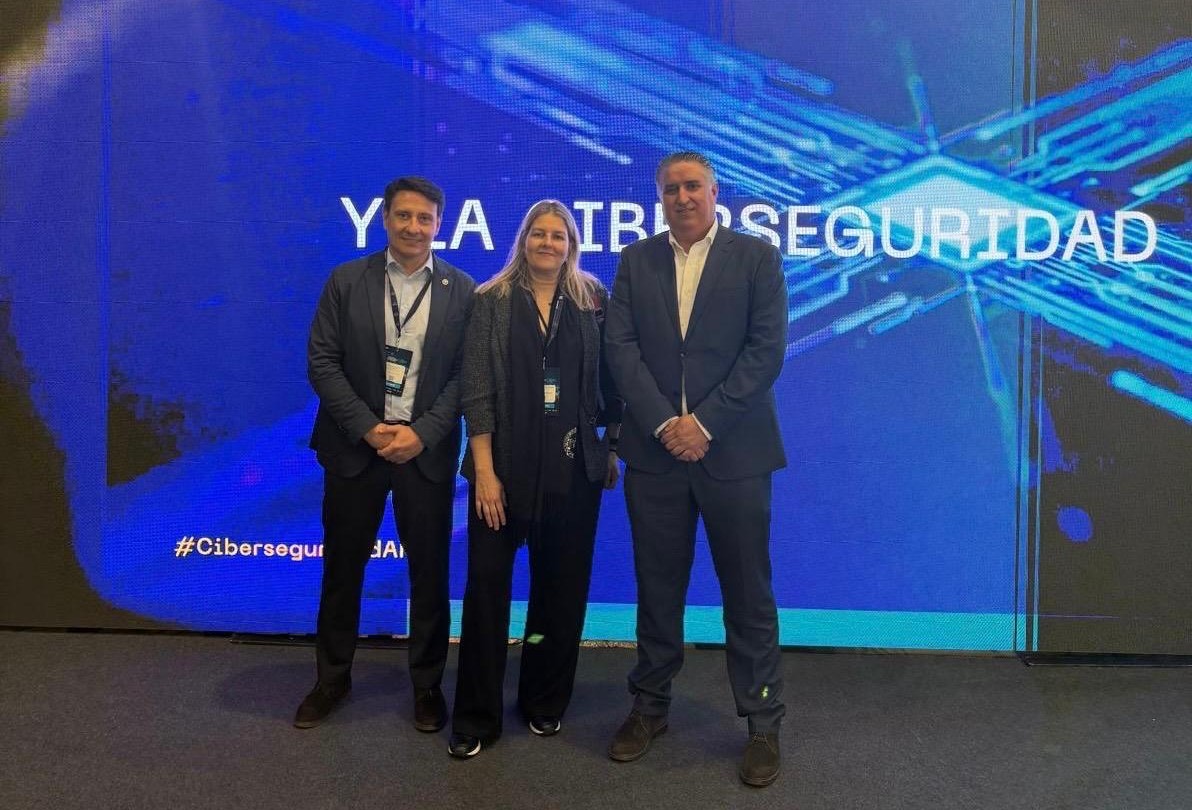 BlockSplitChain's tweet photo. 🔐 Dos días intensos en el V Congreso de Ciberseguridad de Andalucía (Málaga), organizado por  @AgenciaDigAnd y el @CIAN_ADA .

Un espacio clave para reflexionar sobre cómo construir un futuro más seguro, confiable y ciber-resiliente. https://t.co/Oj7Ew3haaT