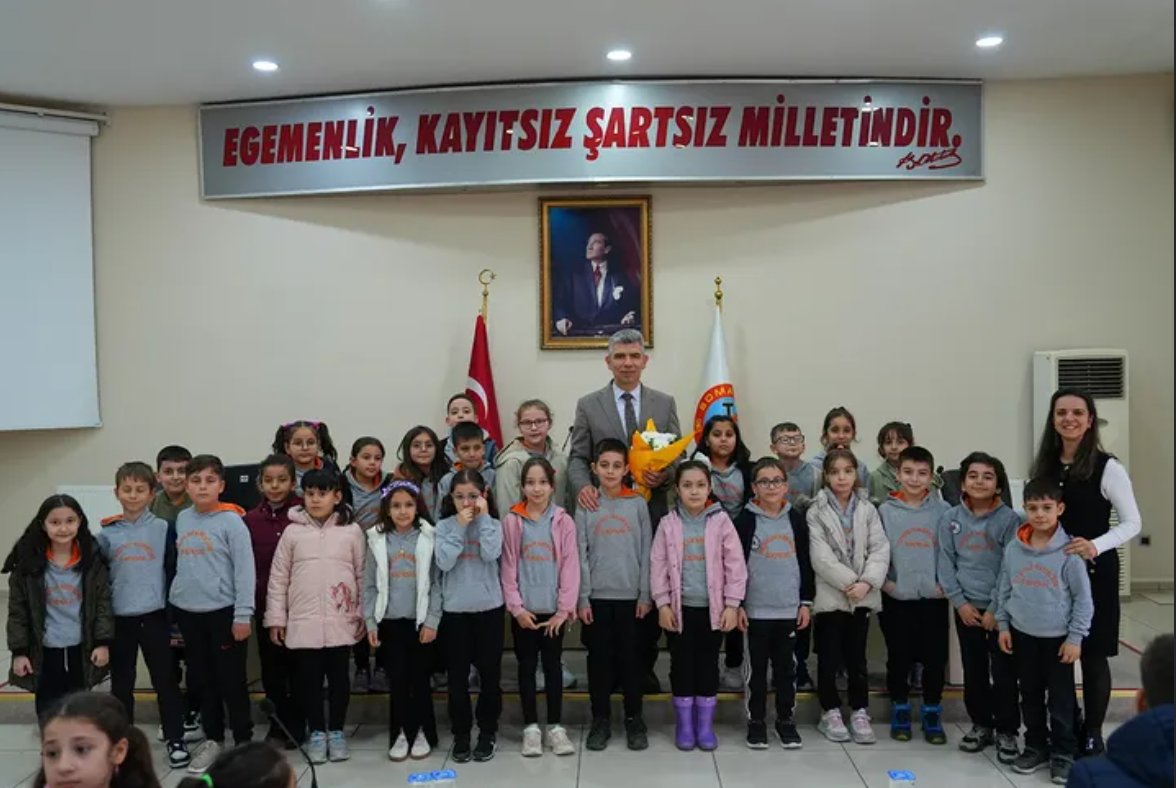 okur_45's tweet photo. Madenciler İlköğretim Okulu ve Açı Koleji 3. sınıf öğrencilerimiz, müfredat kapsamında belediyemizi ziyaret ederek çalışmalarımız hakkında bilgi aldılar.

Nazik ziyaretleri için kendilerine ve değerli öğretmenlerine teşekkür ediyor, eğitim hayatlarında başarılar diliyorum. https://t.co/9FctgDm4rh