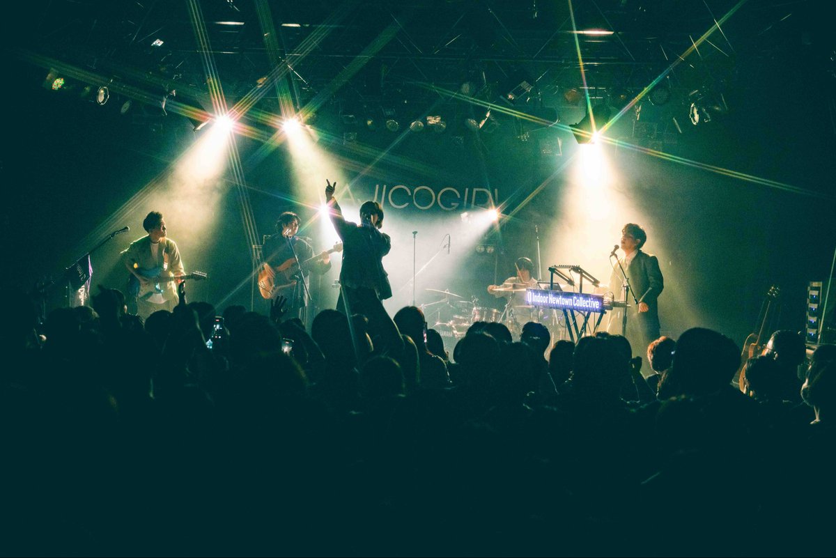 YAJICOGIRL's tweet photo. ◤ Thanks, Osaka ◢
昨日「Y2S-ヤジコ万博-」へご来場いただいた皆さんありがとうございました！

思い出の江坂MUSEで地元大阪での最後のワンマンを無事に終えることができました！

またいつの日か出会えるまで！

photo by @SPG_NABE https://t.co/aiYy4ClZLu