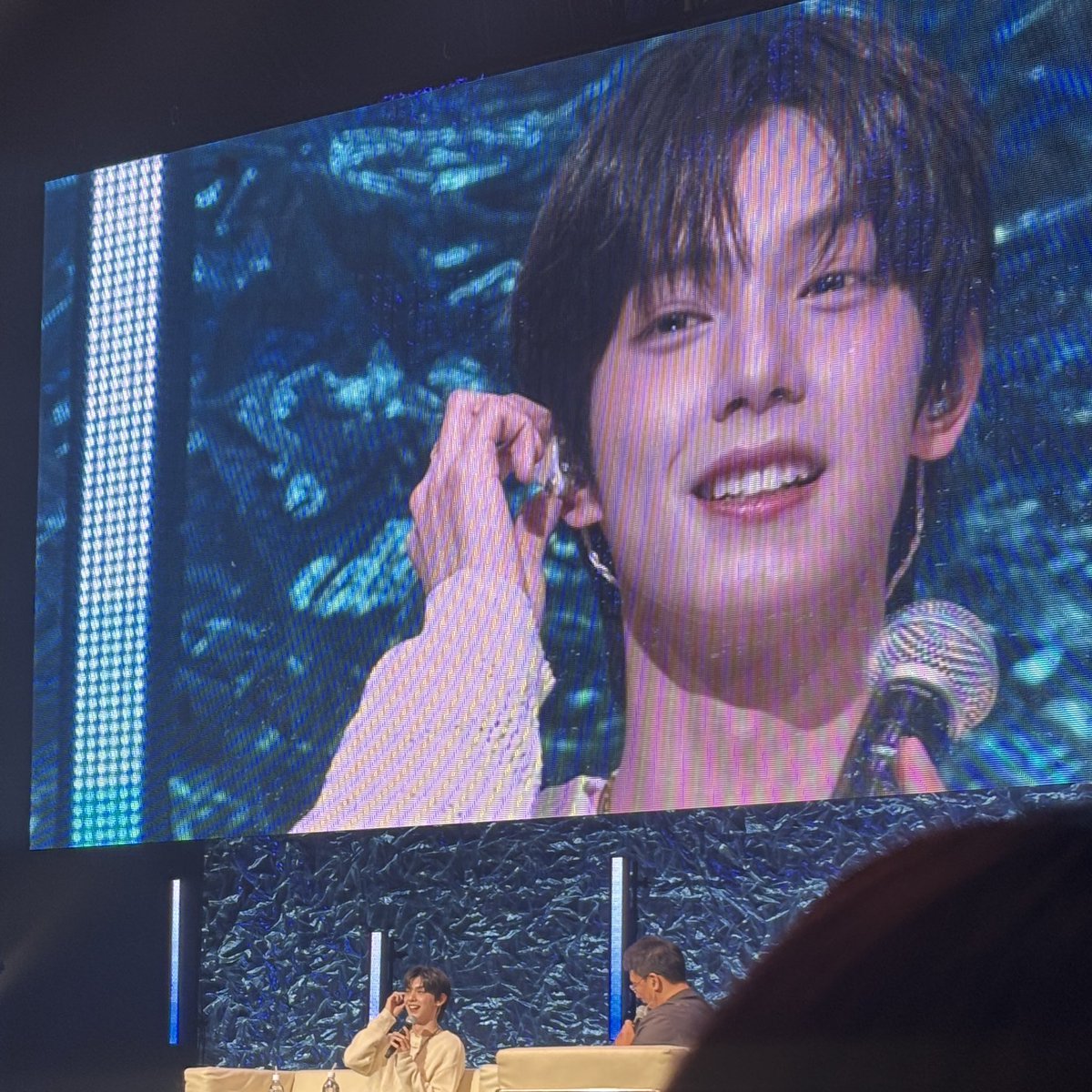 빼로 tweet media