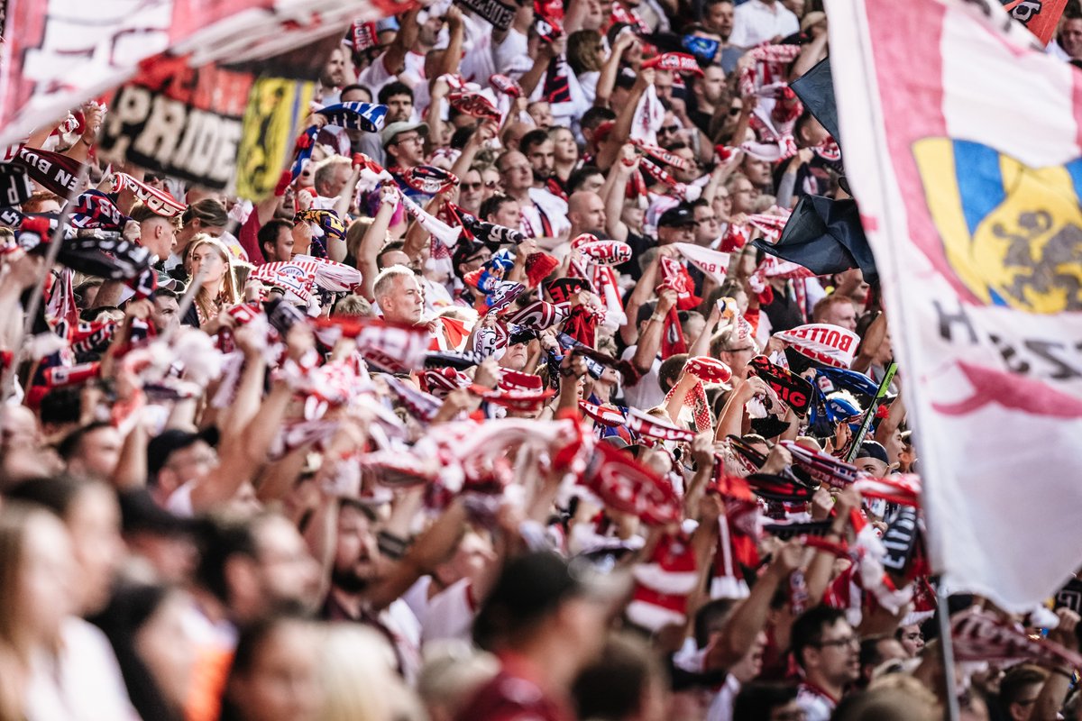 RBLeipzig's tweet image. Flutlicht-Duell am Freitagabend gegen die Eisernen 🔥

Für das Heimspiel gegen #Union Berlin am Freitag, dem 24. April, wird der Besuch in der #RedBullArena besonders attraktiv: Vollzahler-Stehplätze gibt es bereits ab 15 Euro, Sitzplätze ab 25 Euro. 🏟️ 🎫

Beste Voraussetzungen,