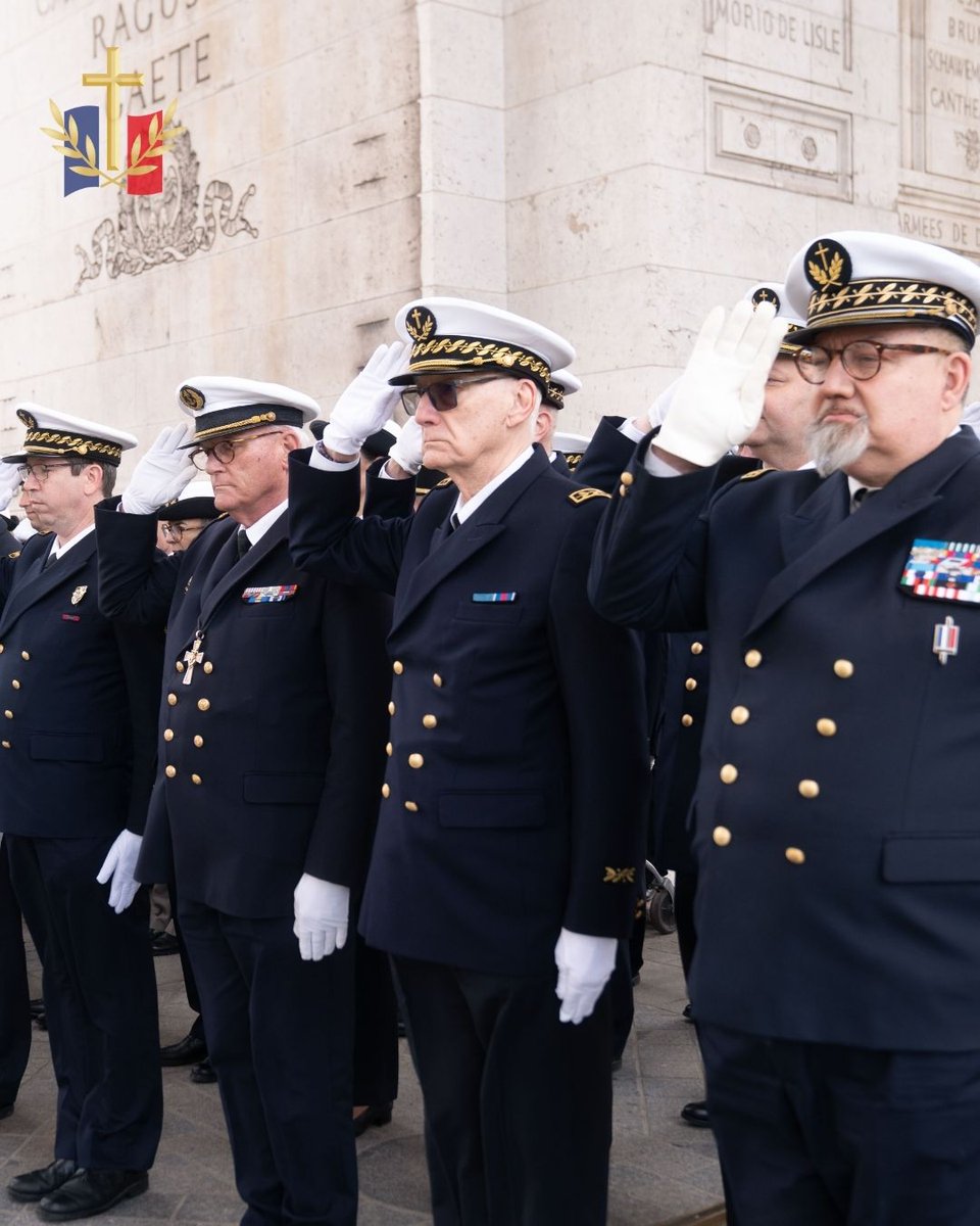 Diocèse aux armées françaises tweet media