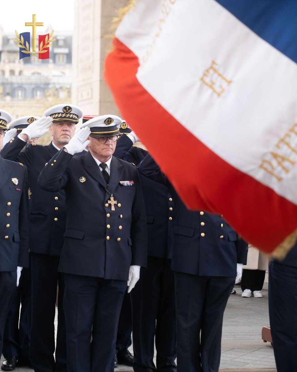 Diocèse aux armées françaises tweet media