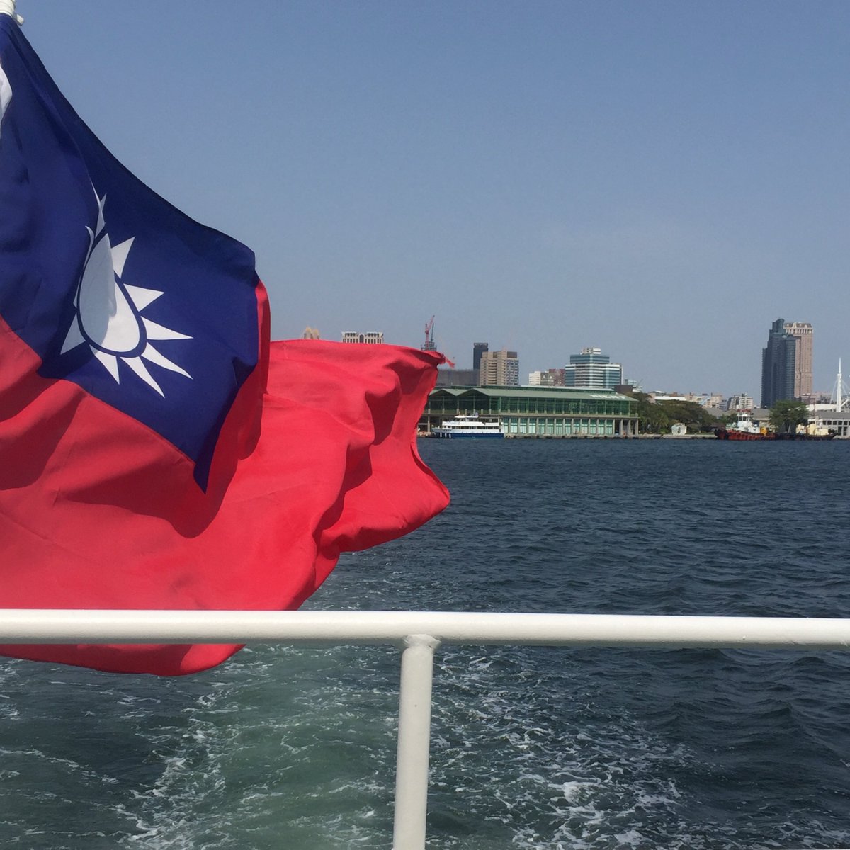 해피히포 tweet media