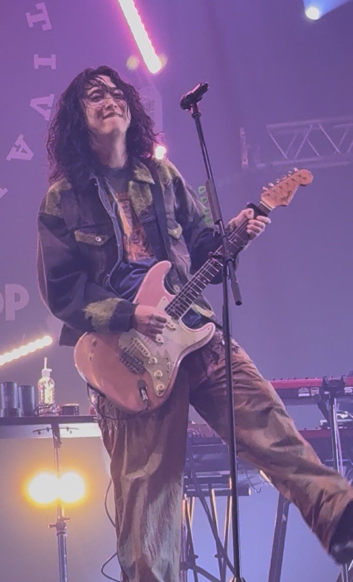 まなざしは光のキタニの笑顔が優しくて☺️
エイトボールの余韻でお茶してる🫖