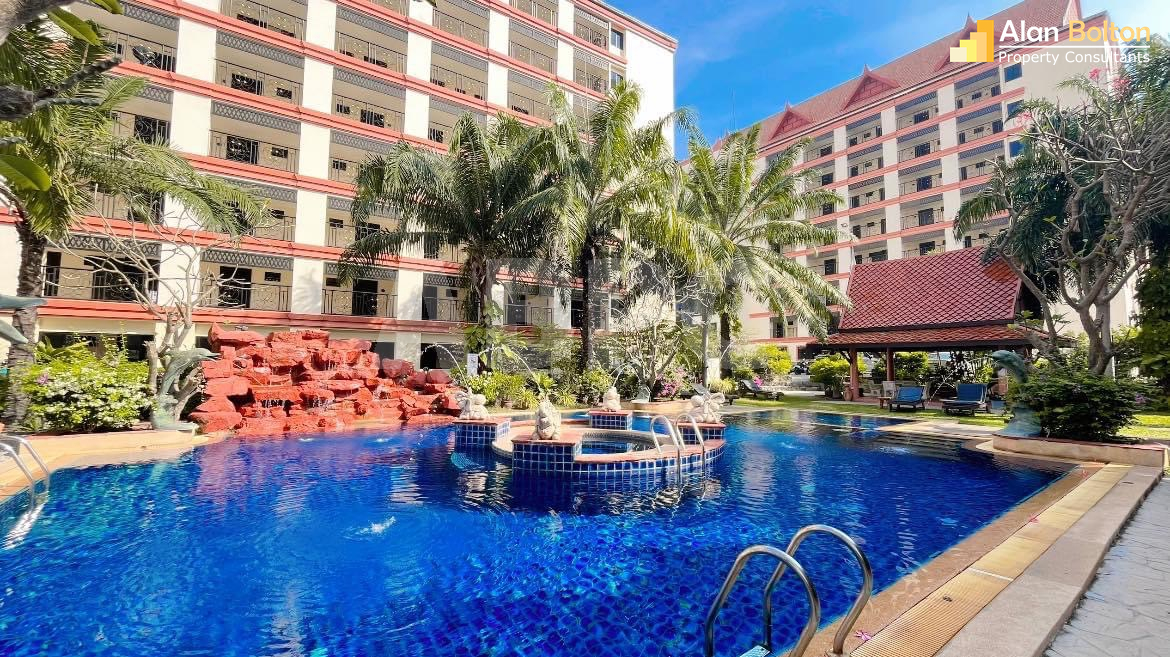AlanBoltonProp's tweet photo. Newly Renovated Top Floor 2 Bed 2 Bath Tri-plex Condo In Wongamat
https://t.co/zs749xv4TU https://t.co/fvF6mGCpZf