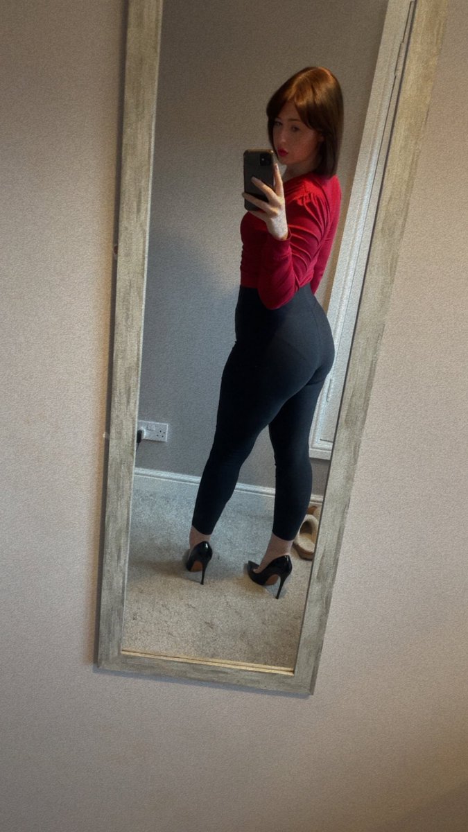 Peachy Lou tweet media