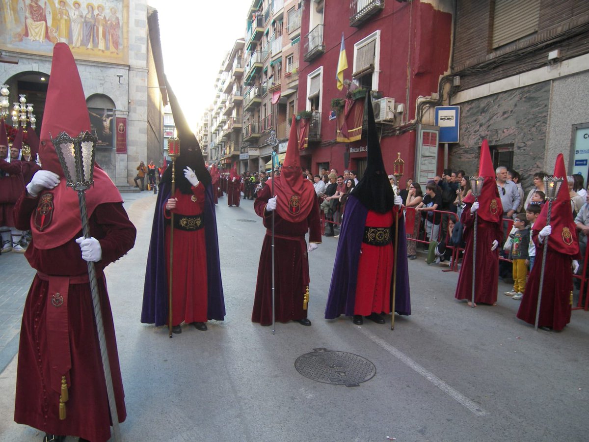 Guardiola_Zarco's tweet photo. Quiero que estás palabras sirvan de agradecimiento, otro año más, a la @Cofradia_Perdon y a su Hermandad de El Ascendimiento por la buena acogida, y por poder participar en la Procesión en representación de la Cofradía de El Rollo de Jumilla. https://t.co/VPNY3HHBff
