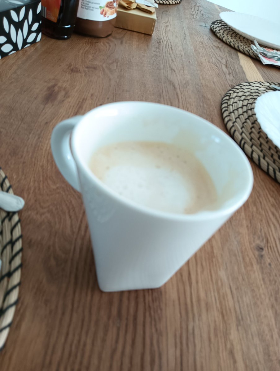 Vagfloame's tweet photo. Buenos días mundo ☀️☕
#SemanaSantaMálaga #semanasanta #BuenosDías #GoodMourningAmerica #cafe #coffee #mesigues #followme #blessing https://t.co/aKx4471vmc