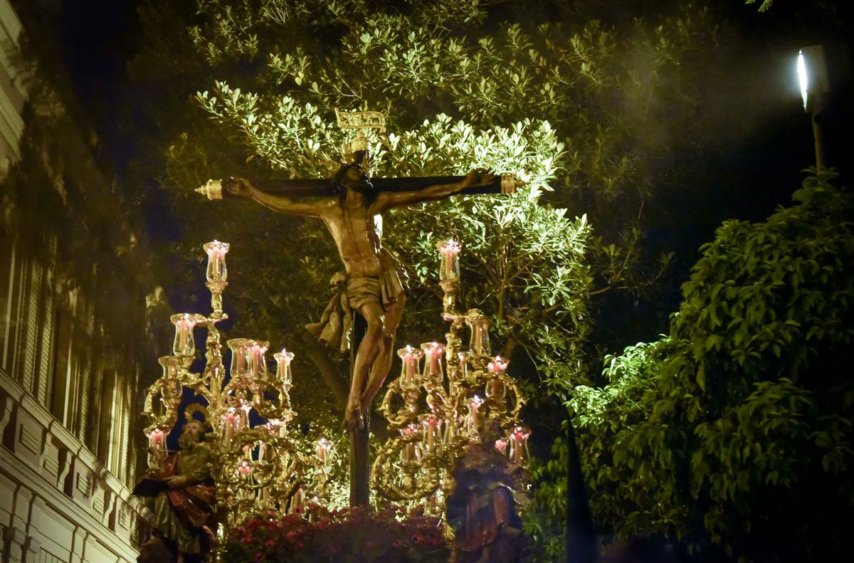 «La cruz no es el final, sino el camino de la gloria»