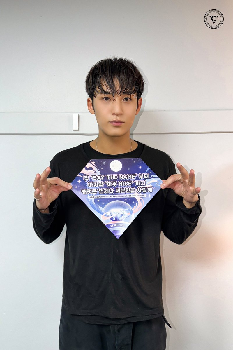 물놀이하다가 엄마가 포즈 잡으라고 해서 갑자기 찍은 사진같음ㅋㅋㅋㅋㅋㅋㅋㅋㅋㅋㅋㅋㅋㅋㅋㅋㅋㅋㅋㅋㅋ