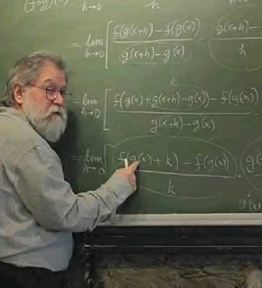 Matematik profesörü Ali Nesin’in, köşe yazarı Abbas Güçlü’ye yazdığı mektup ...
Sayın Abbas Güçlü ...
Bugünkü yazınızda şöyle bir pasaj vardı: Gelelim hemen her öğrencinin belalısı durumundaki Matematik dersine İlkokuldan üniversiteyi bitirinceye kadar Matematik ile aram hiç iyi