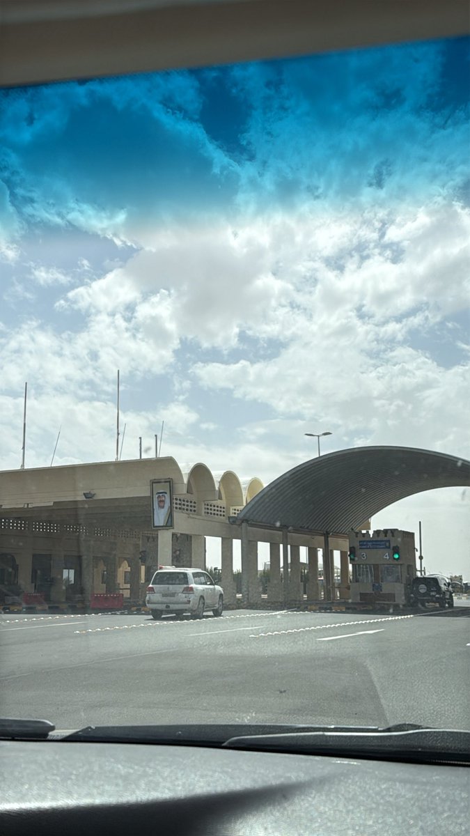  نِزَار بس مش قباني tweet media