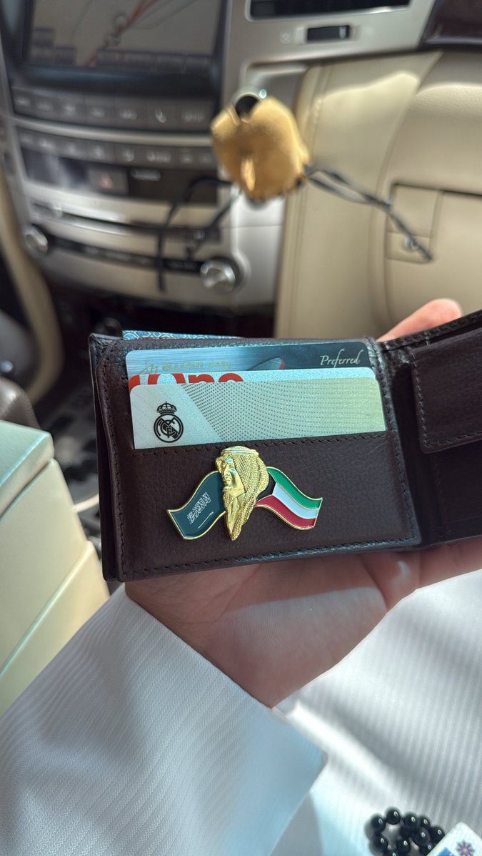  نِزَار بس مش قباني tweet media