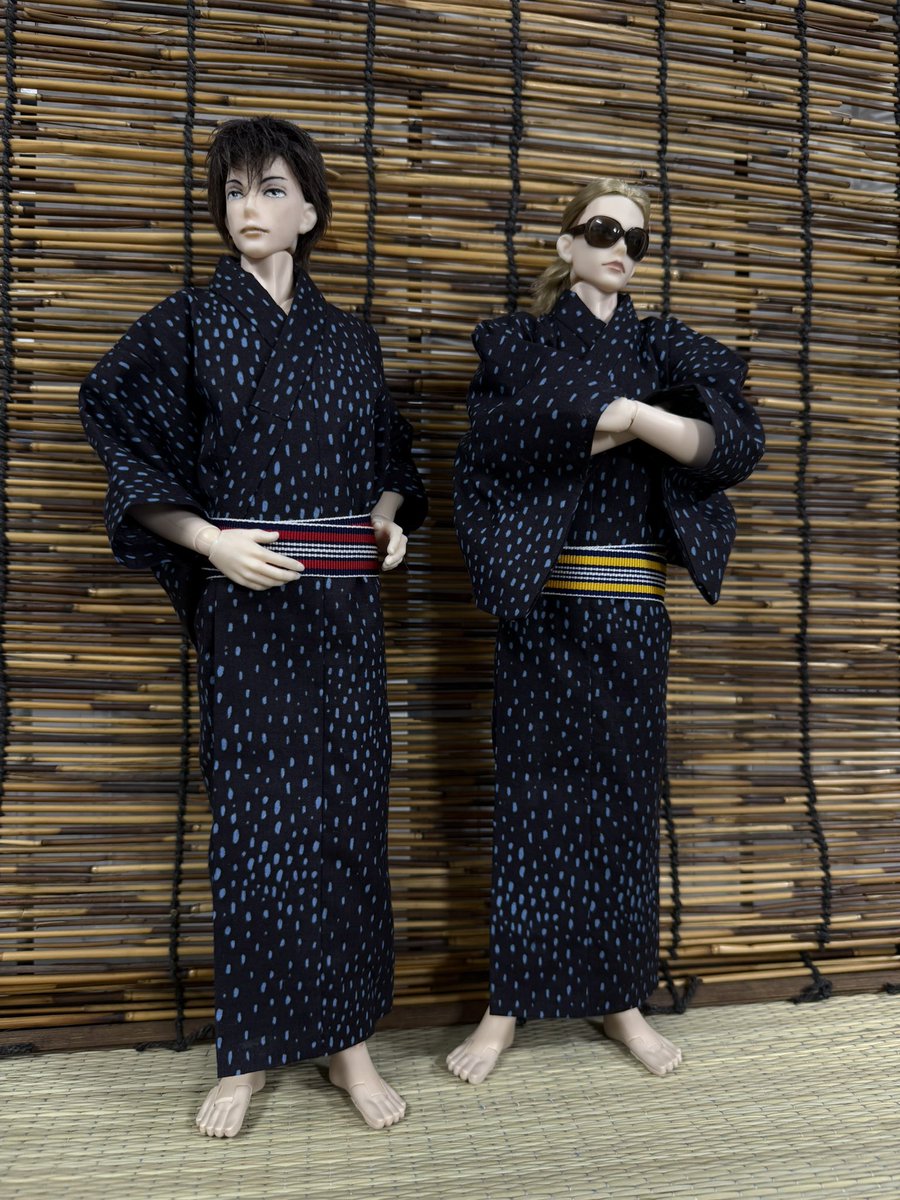 オビツ30サイズの着物のWSでした。布面積が広いので裁断してほつれ止めをするところまでが大変でしたが、あとはひたすらほぼまっすぐタッタカ縫うのが楽しかったです。あーかっこいい😍本日もありがとうございました。

 #千枝WS
 #DollhouseAndyアトリエ