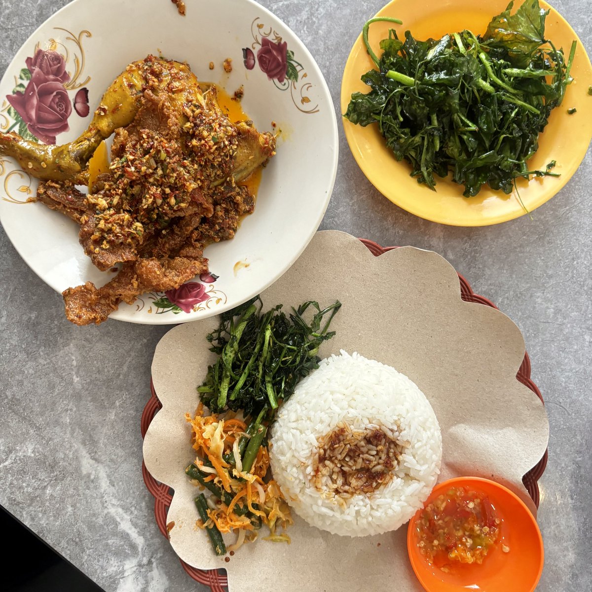 sekar 🌻 tweet media