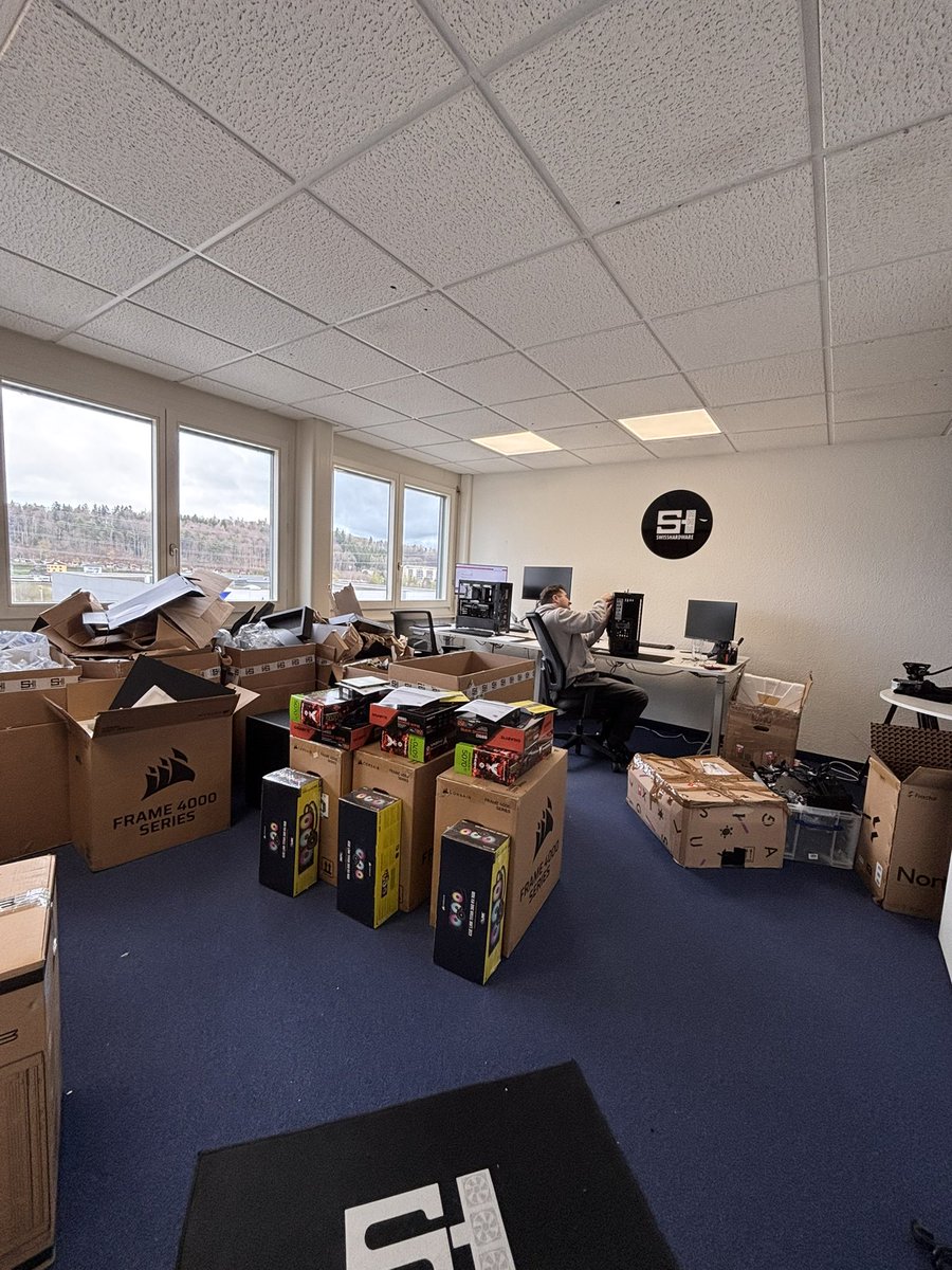 SwissHardware tweet media