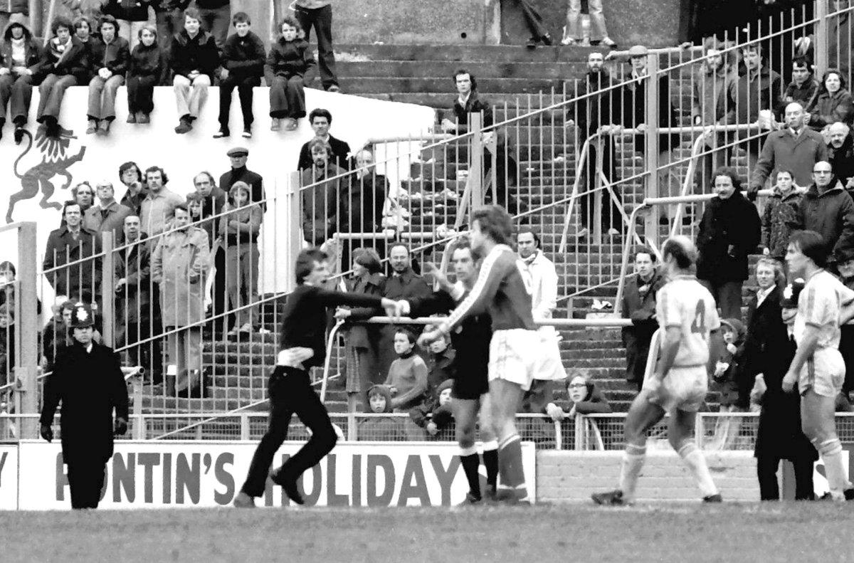 VOTE DALEY tweet media