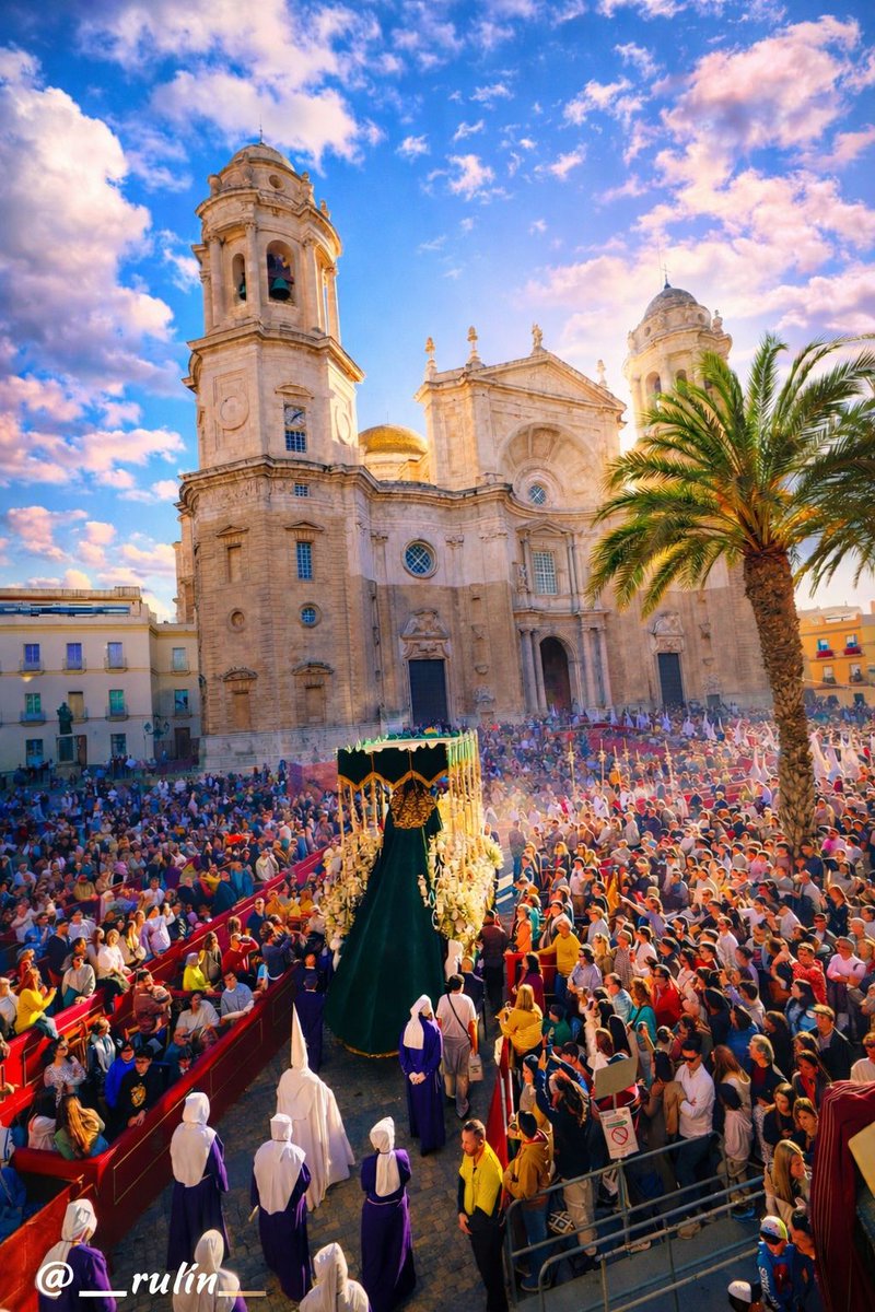 📸Semana Santa en #Cádiz 

Foto <a href="/RulinKdiz/">Raúl Aragón</a>