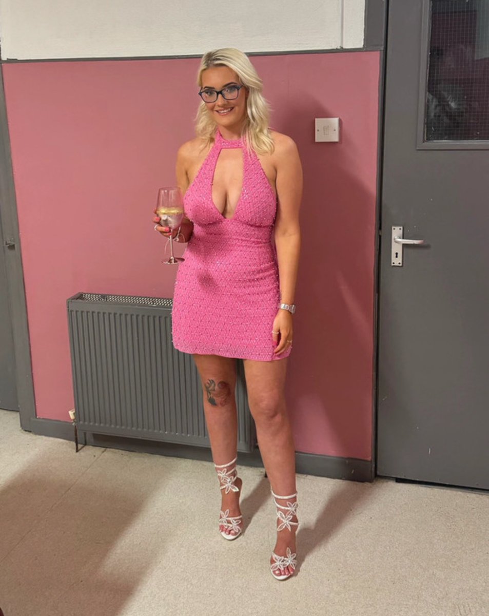 Following tweet media