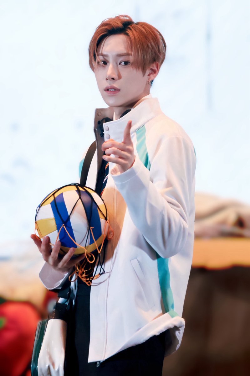 blululue_e tweet media