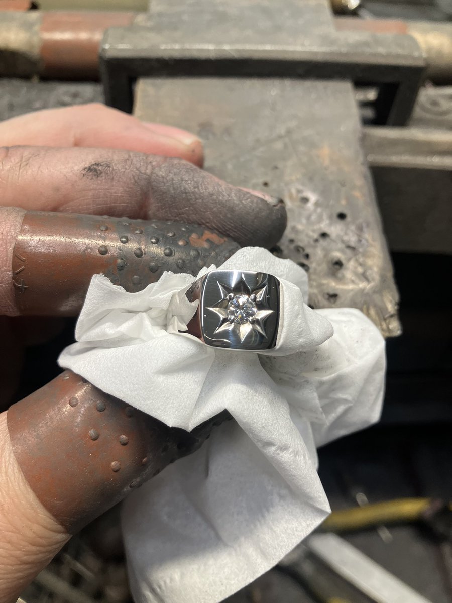 K_H 4月4日〜12日大阪のCHIROPTéREキロプテル雑貨店にて個展をします tweet media