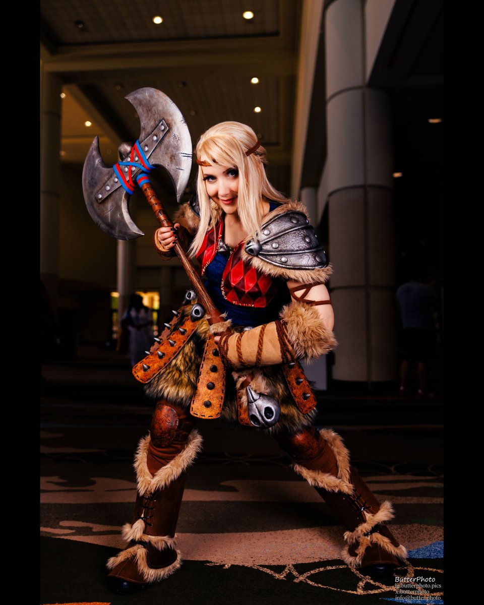 butterphoto's tweet image. Battle-ready and not here to play.
Astrid always carries that quiet confidence—strength without needing to prove it.
Megacon brought out the fighter.
𝐈𝐆 abradorable

#Astrid #HowToTrainYourDragon #HTTYD
#cosplay #cosplayer #cosplayphotography
#charactercosplay #fantasycosplay