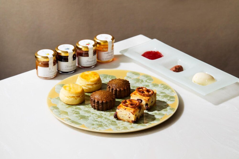 Fashion Press tweet media