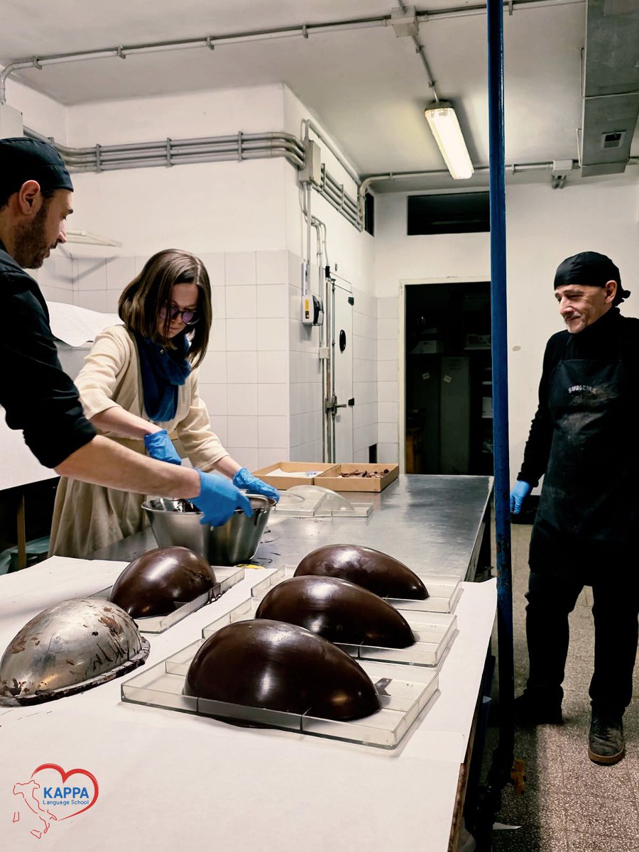 kappalanguage's tweet image. Siete mai entrati in una vera e propria *fabbrica di cioccolato*? I nostri studenti sì, e per l'occasione abbiamo anche preparato le nostre uova di Pasqua personalizzate! 🍫

#learnitalian #italiancourse #iostudioconkappa